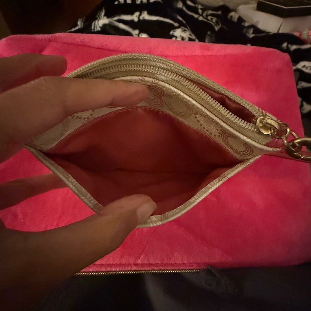 Coach Heart Motif Wristlet in Cream and Pink - Picture 4 of 4